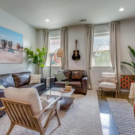 Lofts At 30Th -Horizon- 2 Bedroom Executive Suite